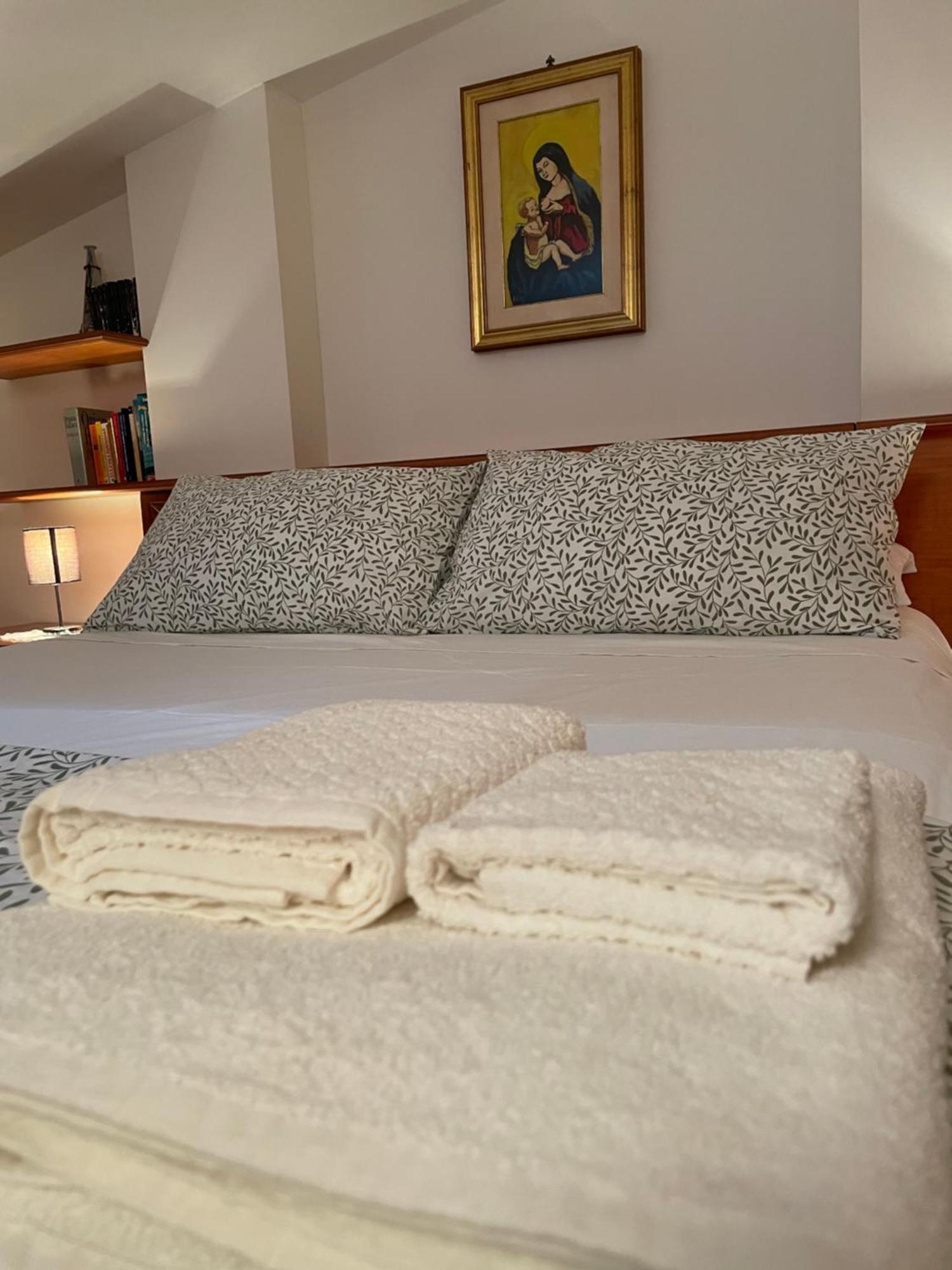 La Casa Nel Cortile Lejlighed Castelbuono  Eksteriør billede