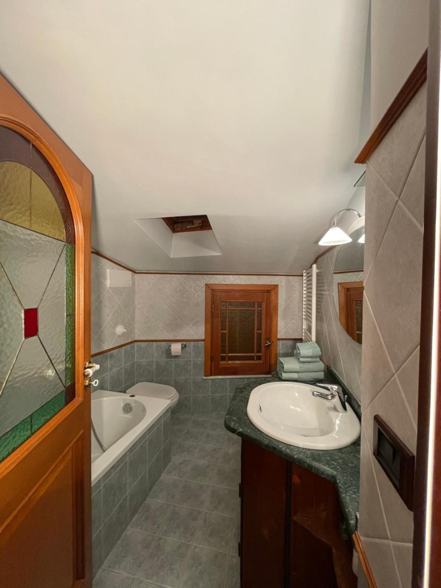 La Casa Nel Cortile Lejlighed Castelbuono  Eksteriør billede
